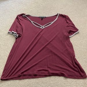maroon t short with gray accents